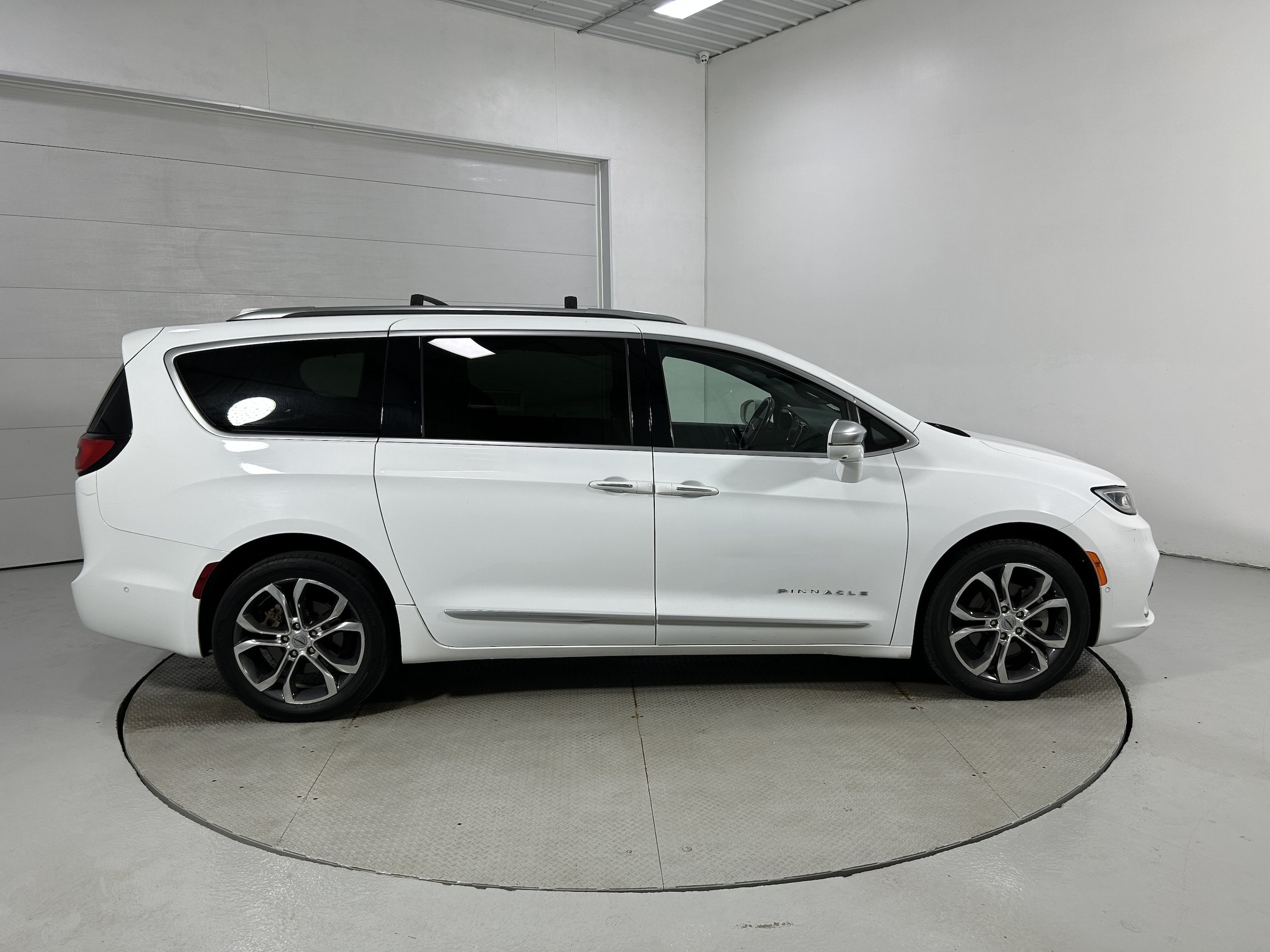 Used 2021 Chrysler Pacifica Pinnacle AWD/4WD image 41