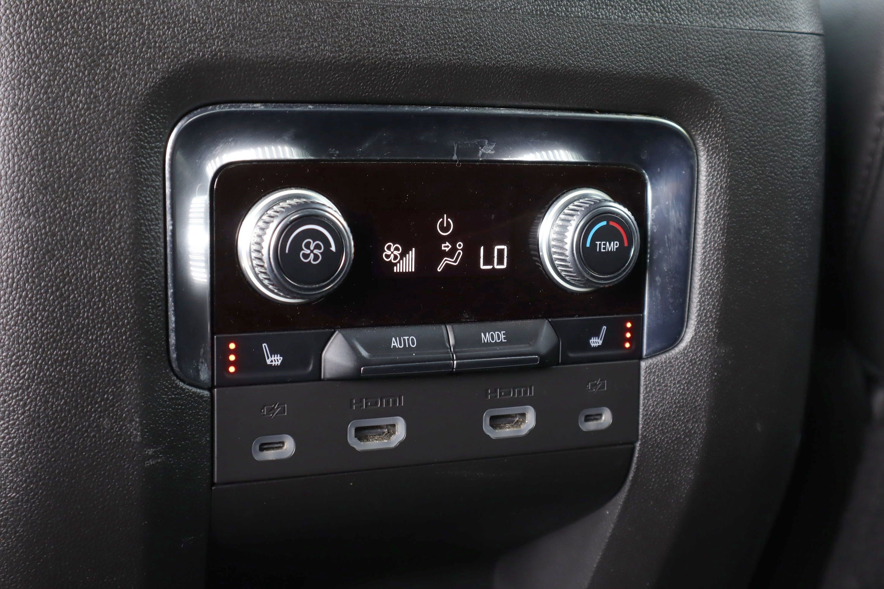 Used 2022 GMC Yukon SLT w/ SLT Premium Package RWD image 38