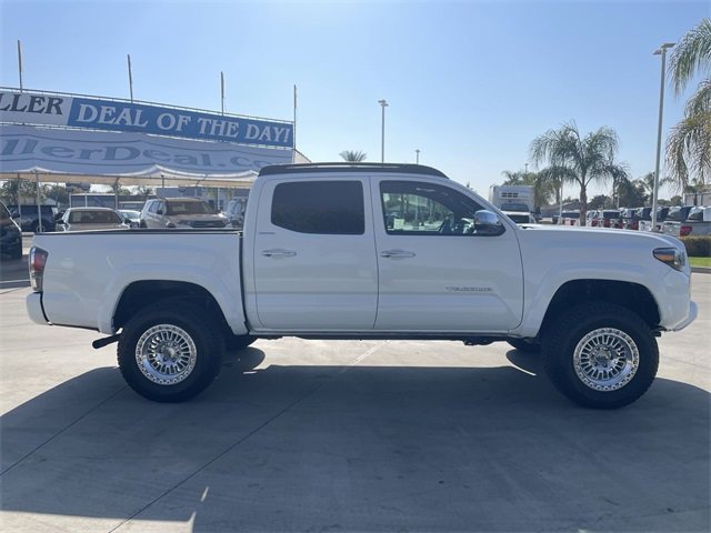 Used 2022 Toyota Tacoma Limited image 9