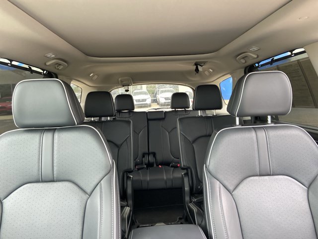 Used 2025 Honda Pilot Elite image 18
