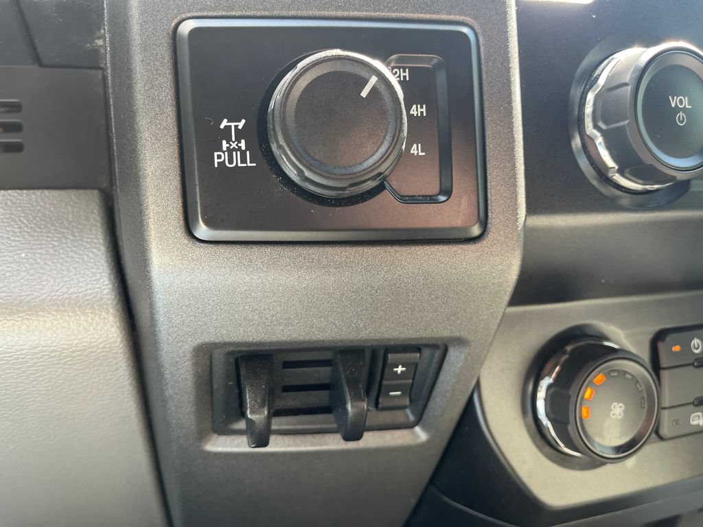 Used 2020 Ford F250 XL w/ STX Appearance Package AWD/4WD image 25