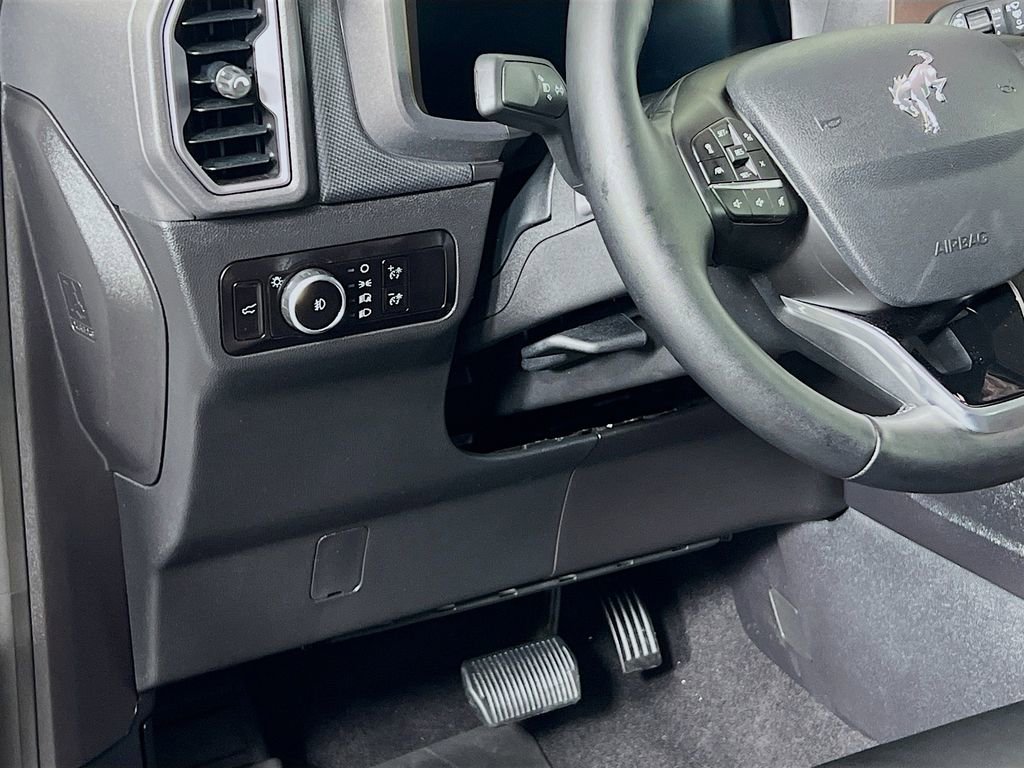 Used 2025 Ford Bronco Sport Outer Banks AWD/4WD image 13
