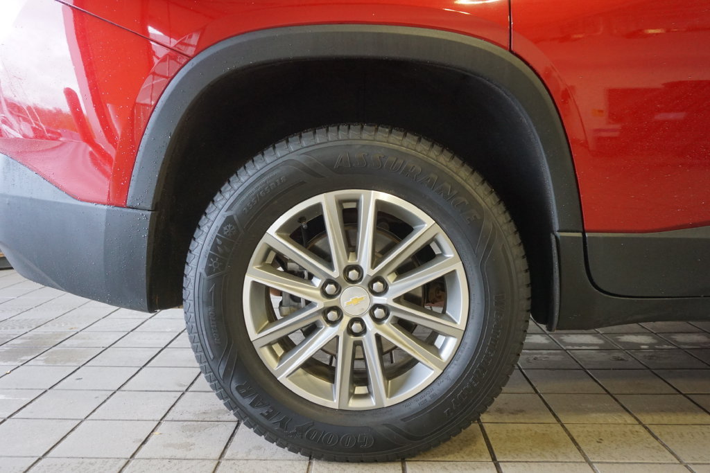 Used 2023 Chevrolet Traverse LT AWD/4WD image 33