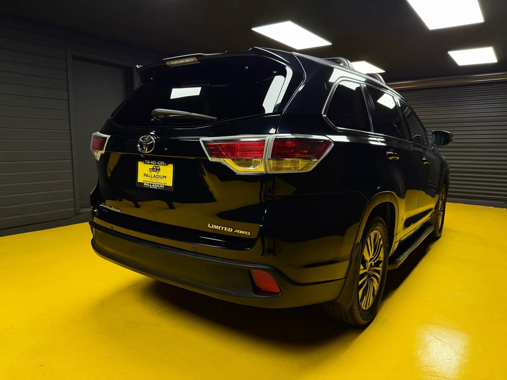 Used 2015 Toyota Highlander Limited Platinum image 6