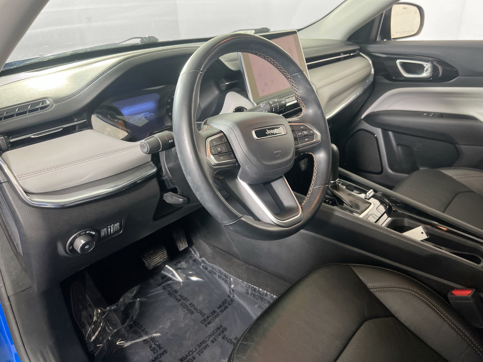 Used 2022 Jeep Compass Limited AWD/4WD image 9