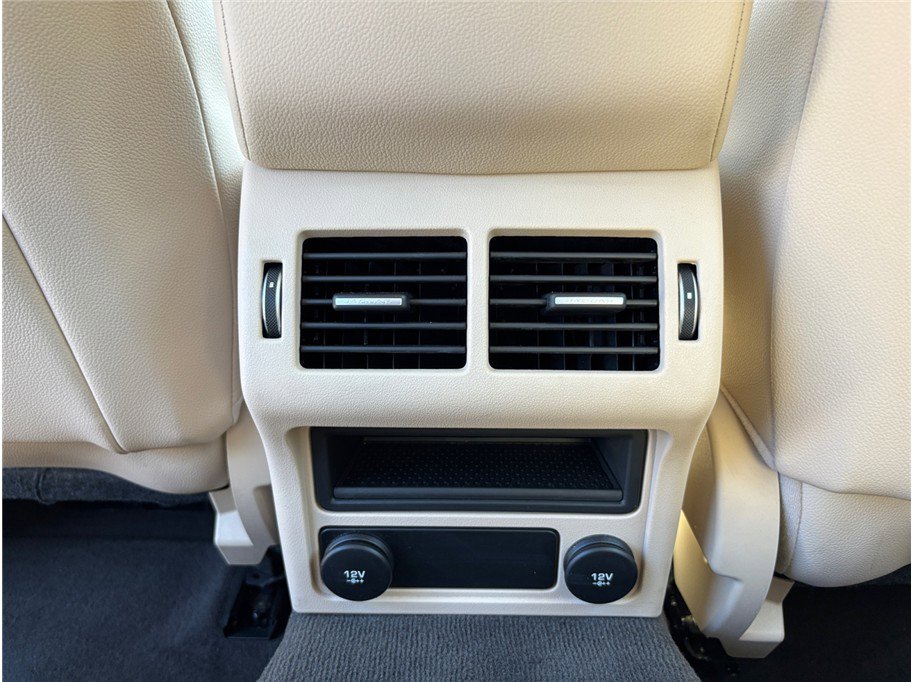 Used 2018 Jaguar XF Premium image 43