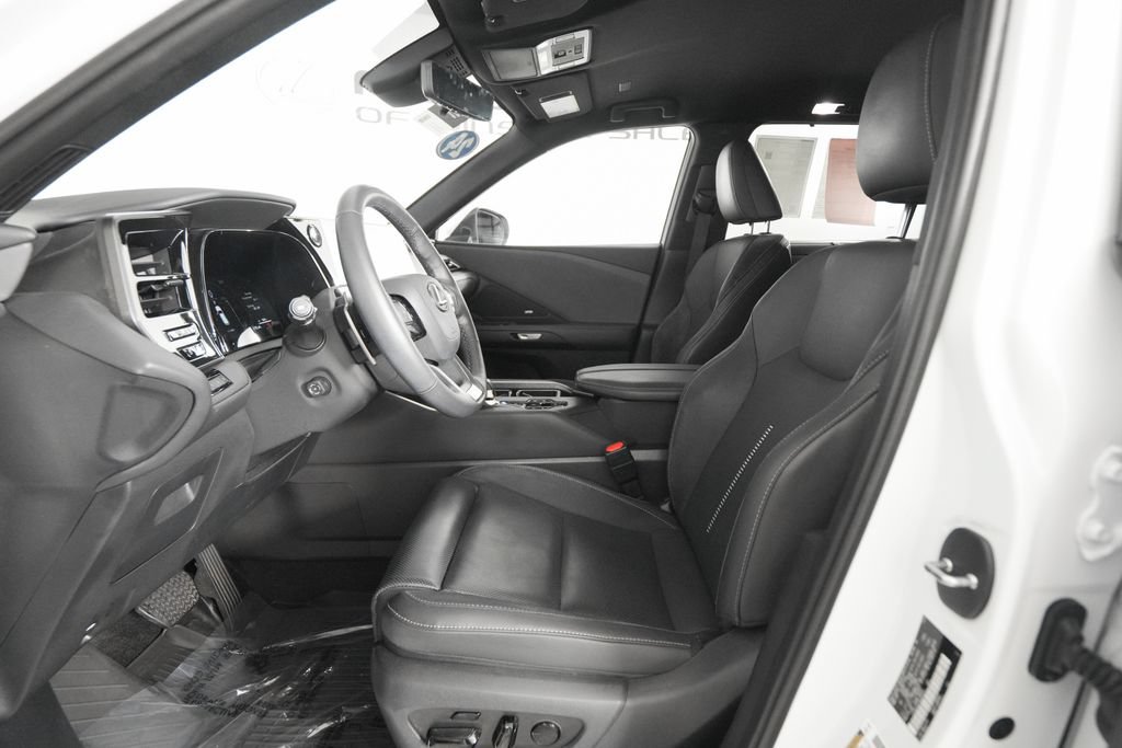 Certified 2024 Lexus TX 550h AWD Plug-In Hybrid w/ Technology Package image 9