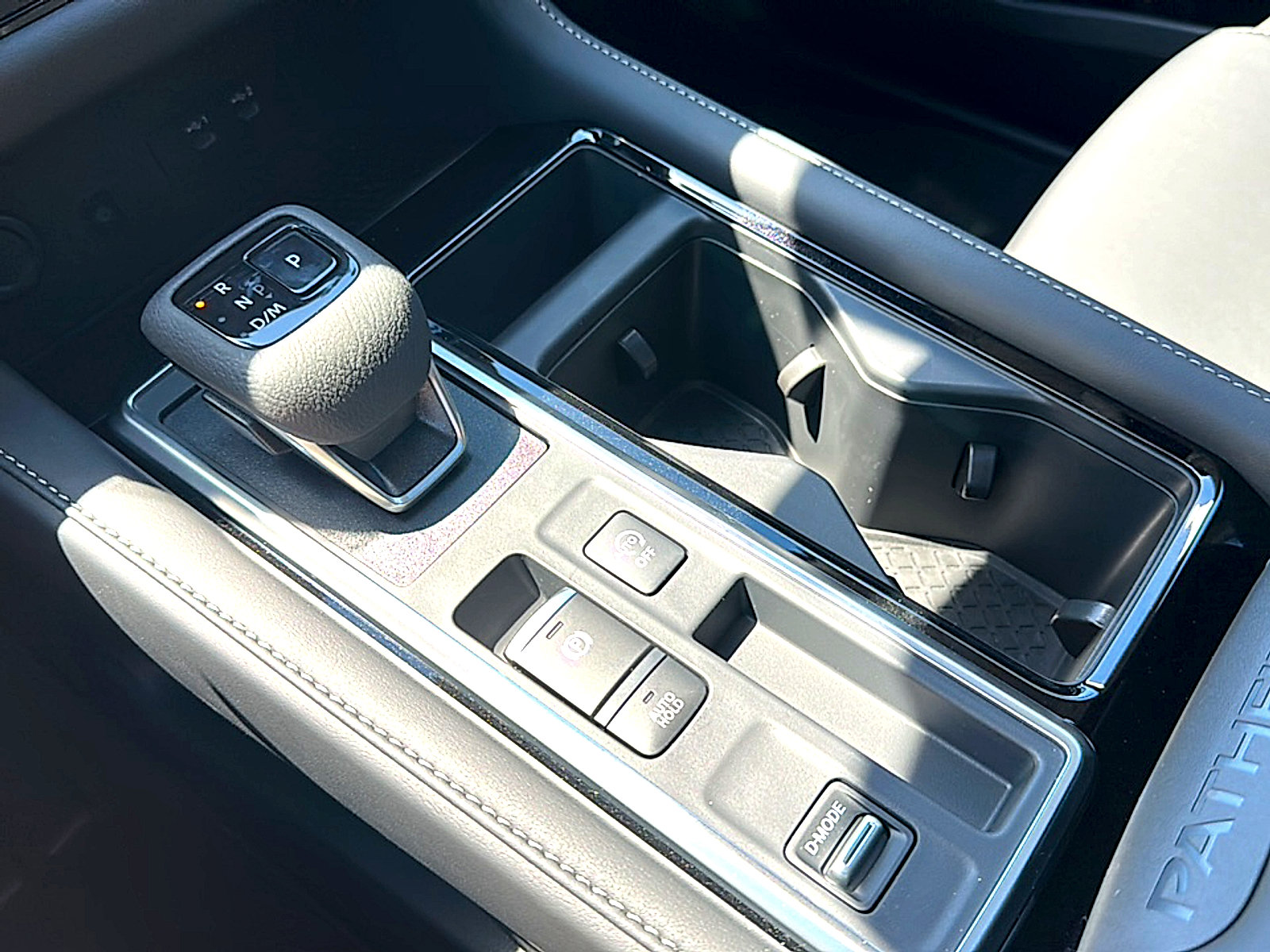 New 2026 Nissan Pathfinder SL w/ SL Premium Package FWD image 26