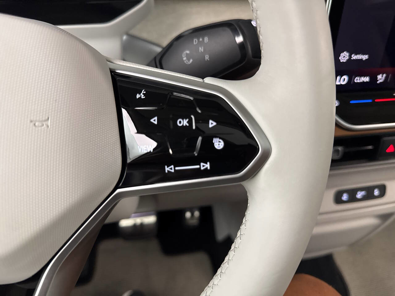 Used 2025 Volkswagen ID. Buzz 1st Edition image 20