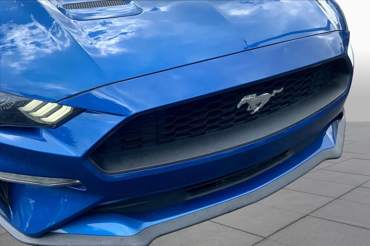Used 2018 Ford Mustang Coupe RWD image 28
