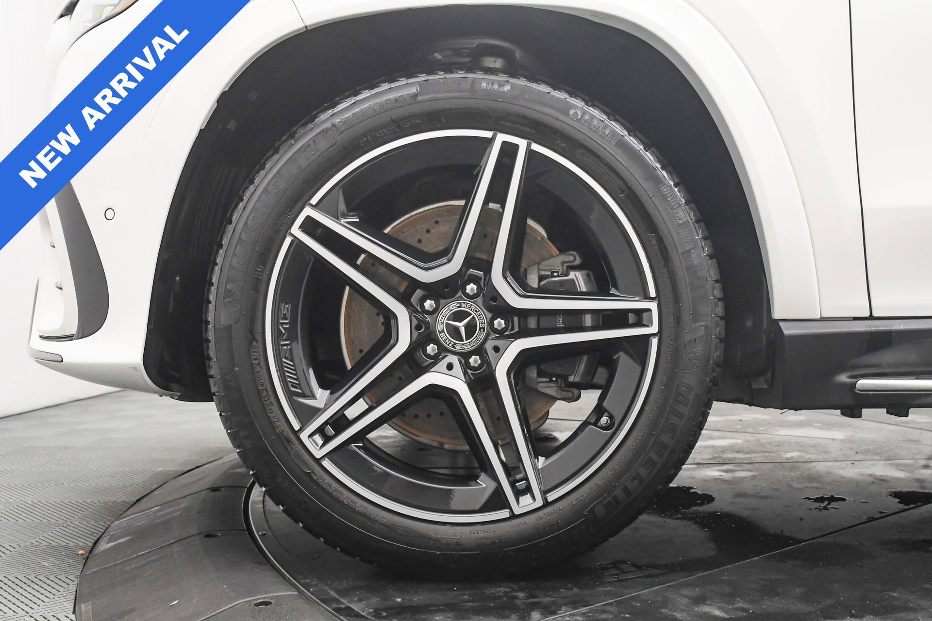 Used 2025 Mercedes-Benz GLS 450 4MATIC image 32