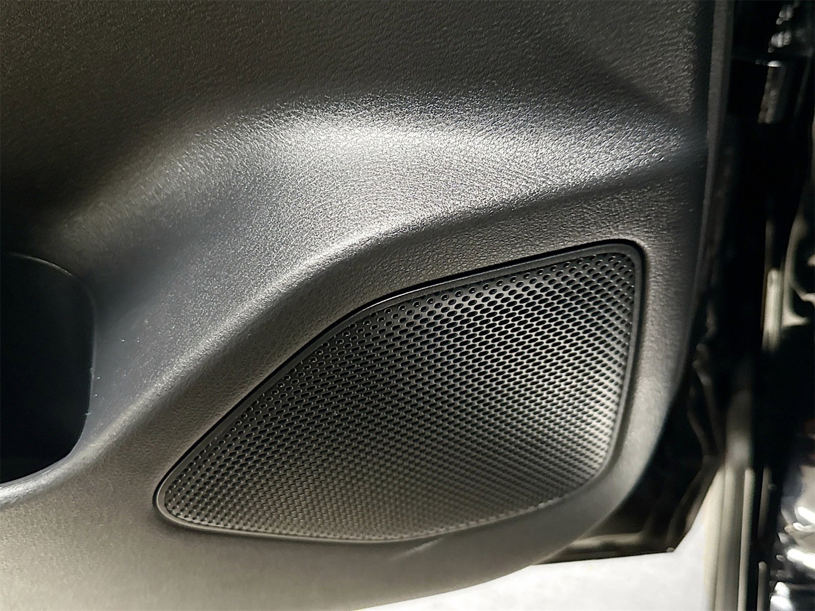 Used 2023 Nissan Rogue SV image 23