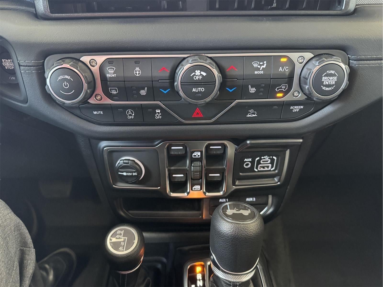 New 2026 Jeep Wrangler Unlimited Sahara w/ Whitecap Package AWD/4WD image 25