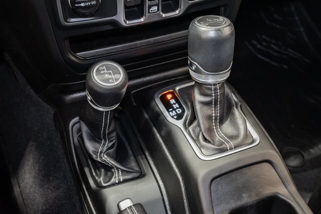 Used 2018 Jeep Wrangler Unlimited Sahara AWD/4WD image 26