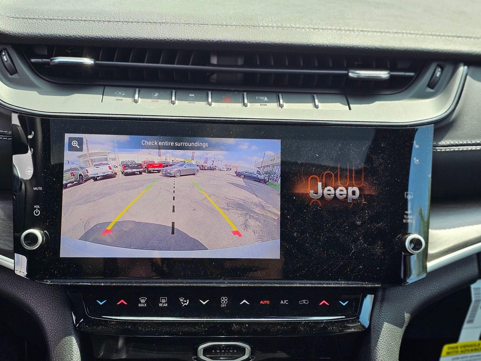 New 2026 Jeep Grand Cherokee Laredo image 12