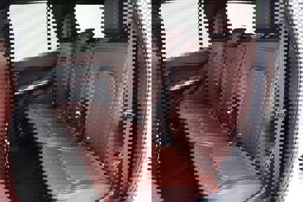 Used 2024 Ford Expedition Limited image 12