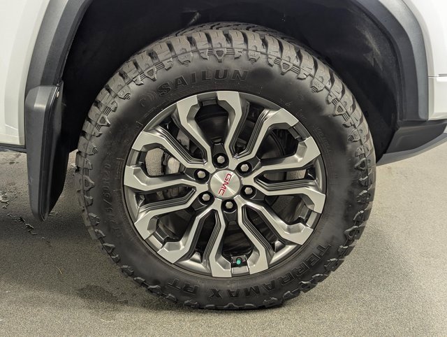 Used 2023 GMC Canyon Denali image 14