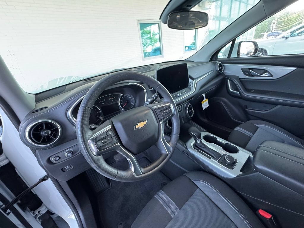Used 2024 Chevrolet Blazer LT FWD image 13