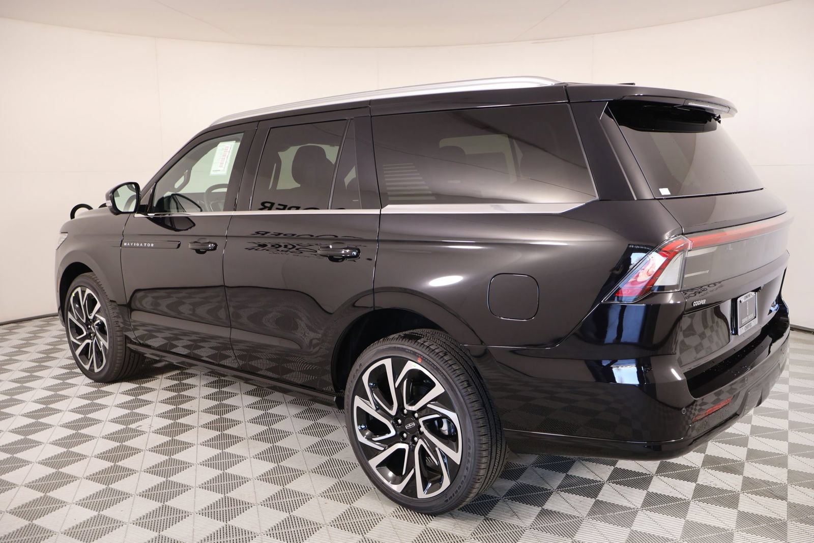New 2026 Lincoln Navigator Black Label AWD/4WD image 24