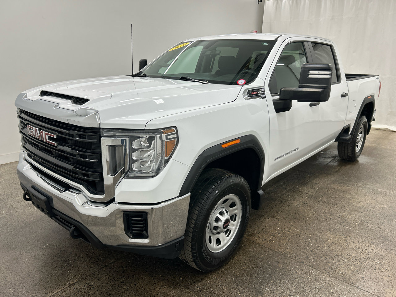 Used 2021 GMC Sierra 2500 4x4 Crew Cab w/ Convenience Package image 3