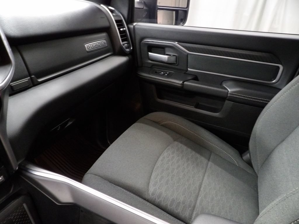 Used 2025 RAM 2500 Big Horn AWD/4WD image 32