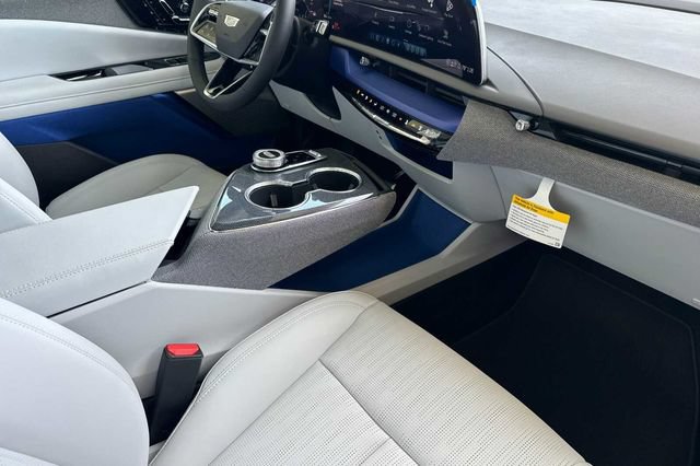 New 2026 Cadillac Optiq Luxury 2 w/ LPO, Floor Liner Package AWD/4WD image 16