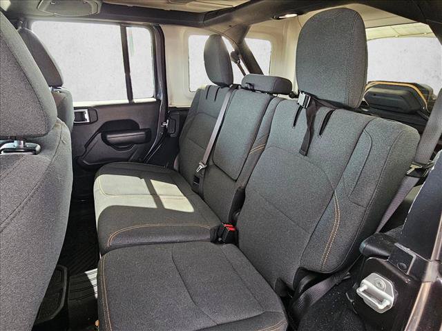 Used 2024 Jeep Wrangler Unlimited AWD/4WD image 15