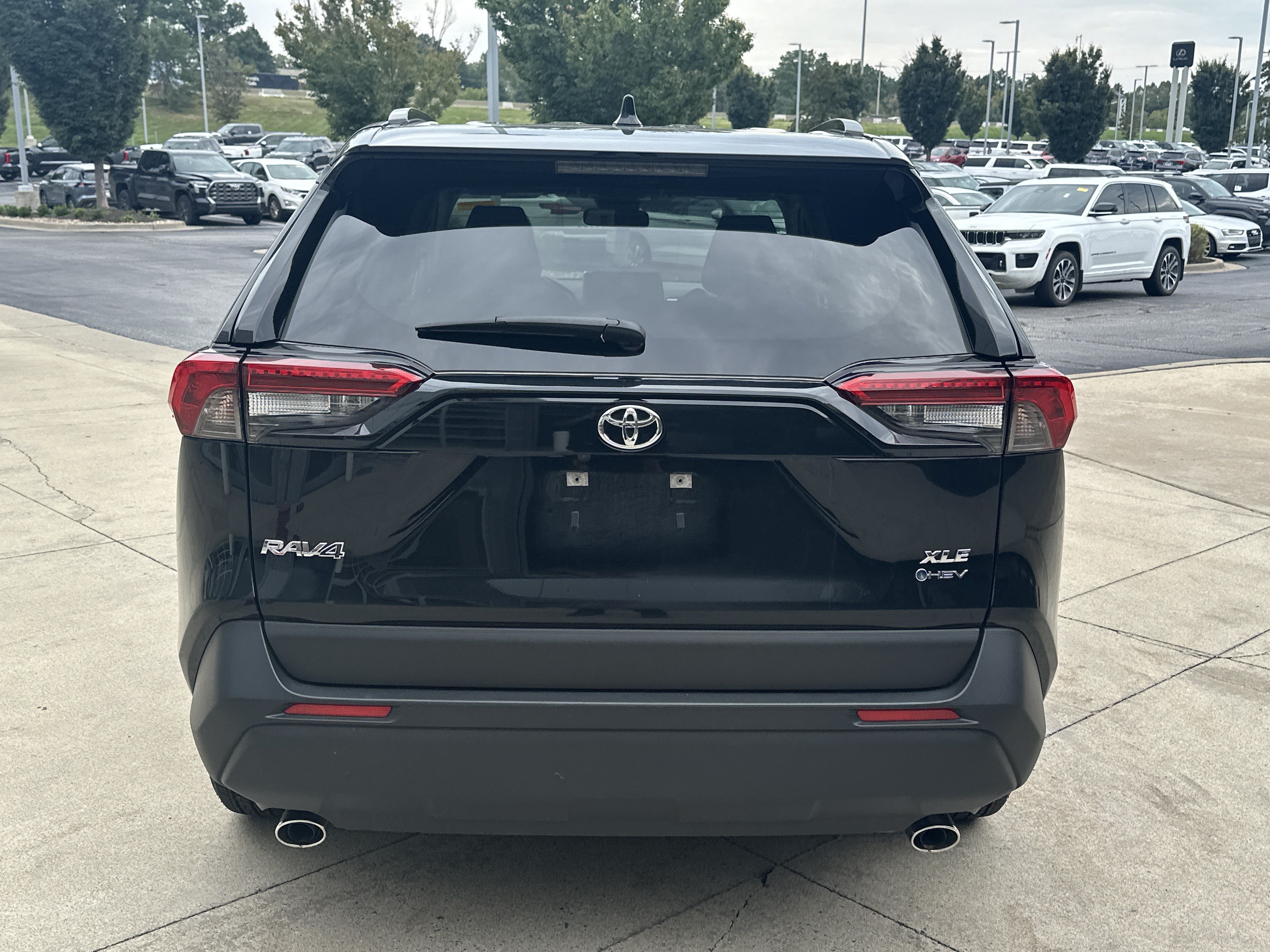 Used 2025 Toyota RAV4 XLE w/ Convenience Package AWD/4WD image 8