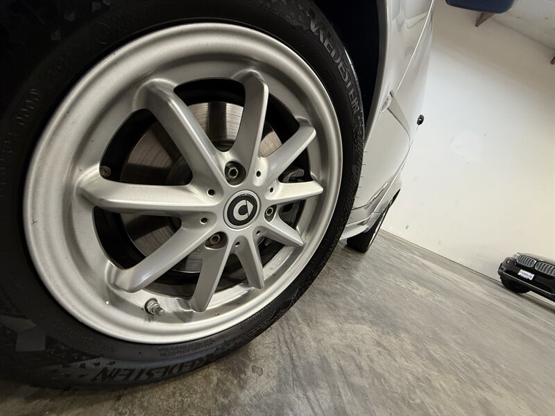 Used 2015 smart fortwo electric drive RWD image 15