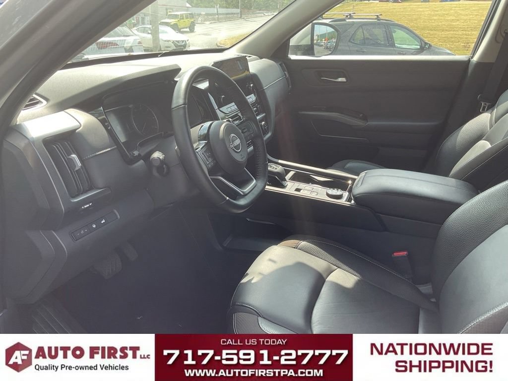 Used 2022 Nissan Pathfinder SL AWD/4WD image 6