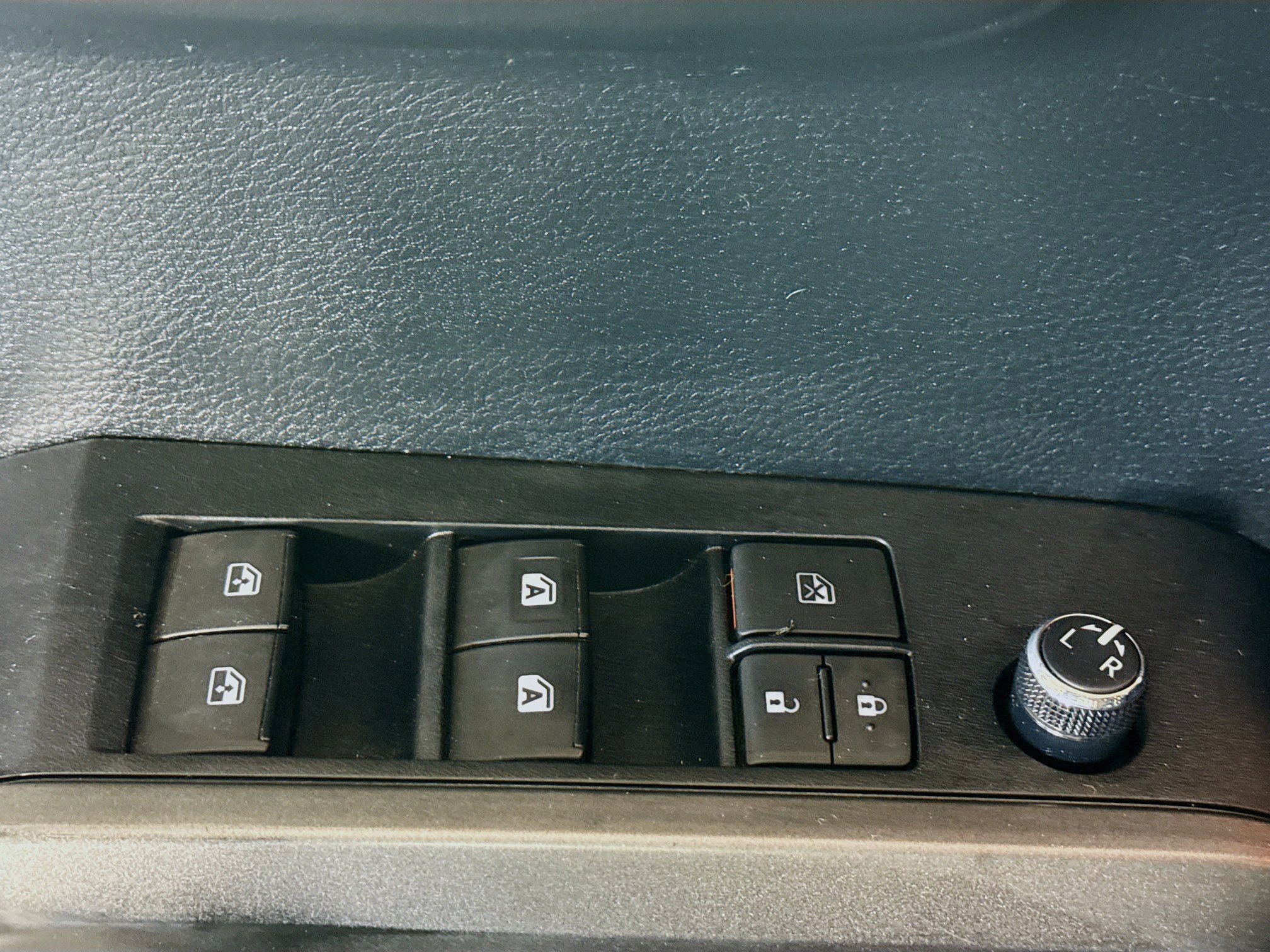 Used 2018 Toyota Tacoma SR5 image 24