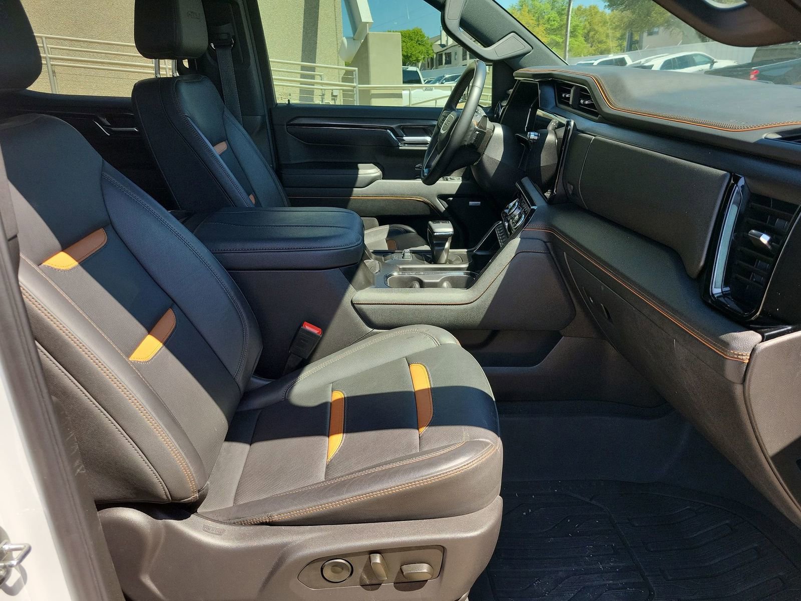 Certified 2024 GMC Sierra 1500 AT4 w/ AT4 Premium Package AWD/4WD image 28