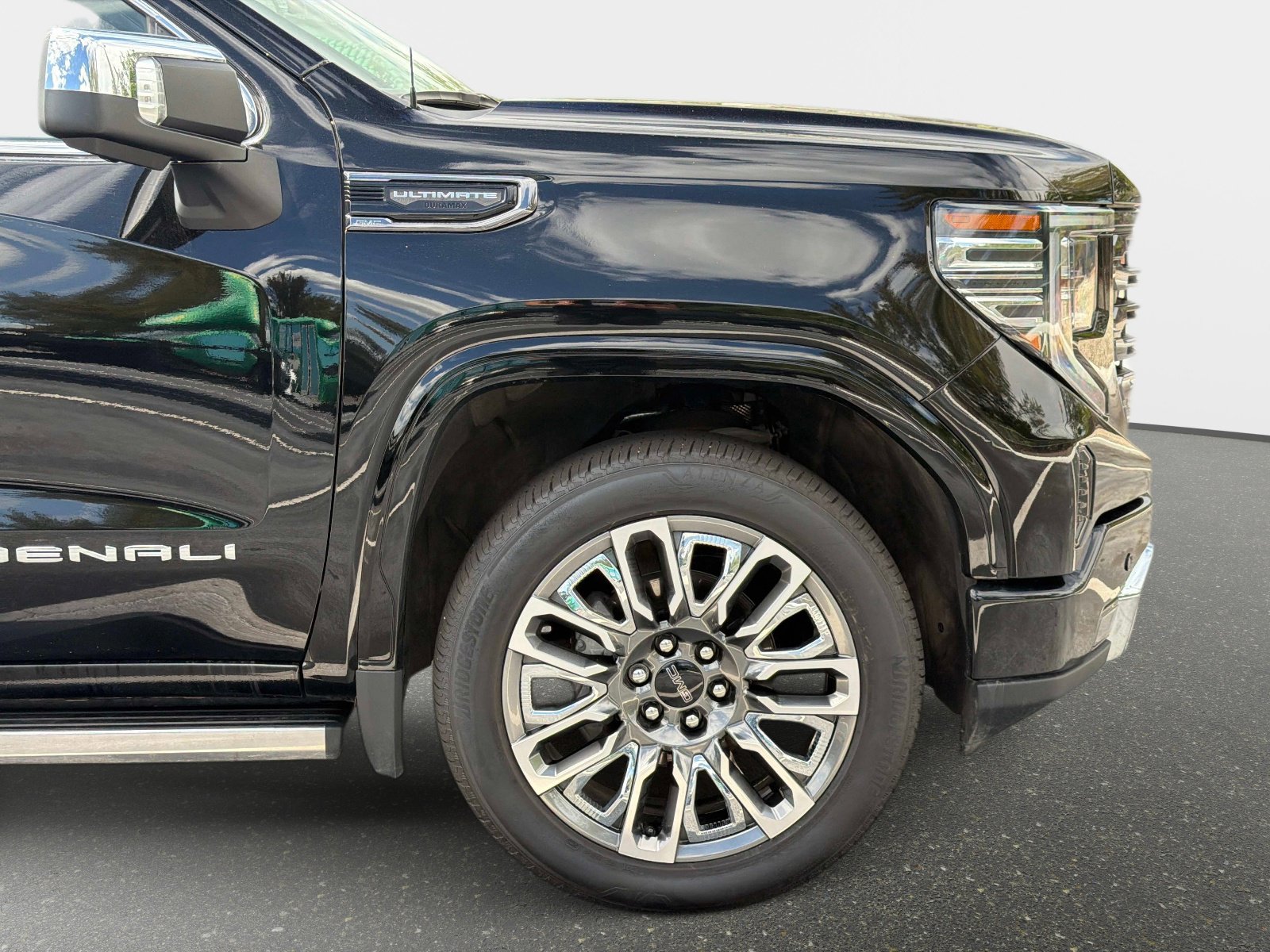 Used 2025 GMC Sierra 1500 Denali Ultimate image 21