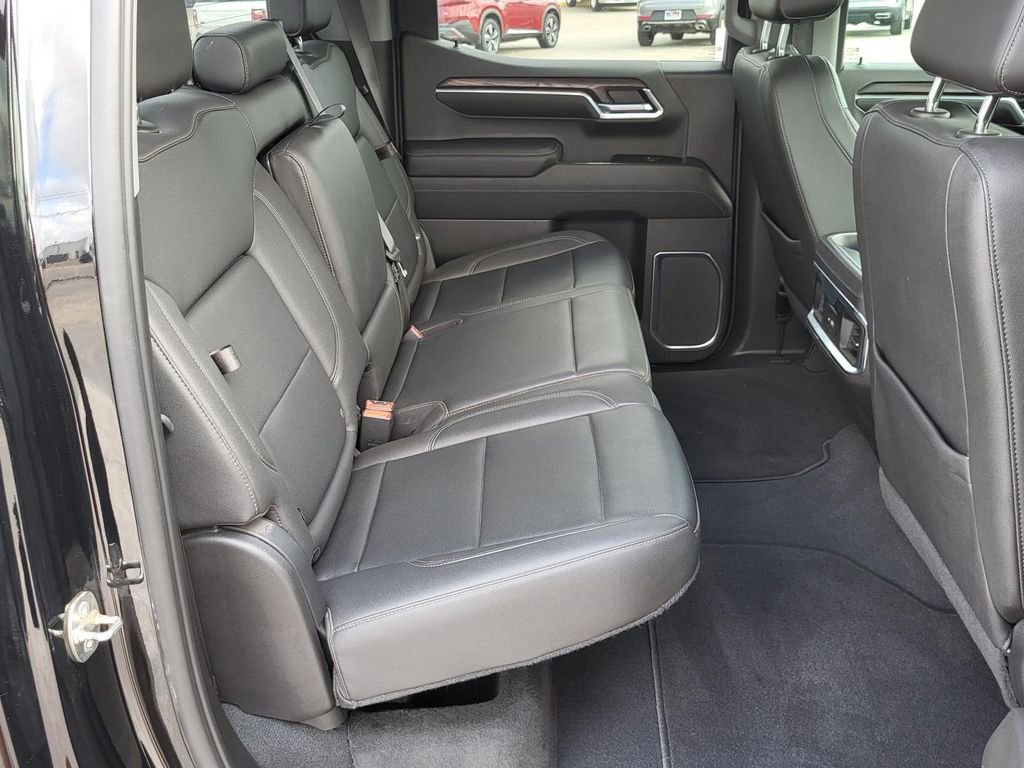 Used 2022 GMC Sierra 1500 SLT w/ SLT Convenience Package image 11