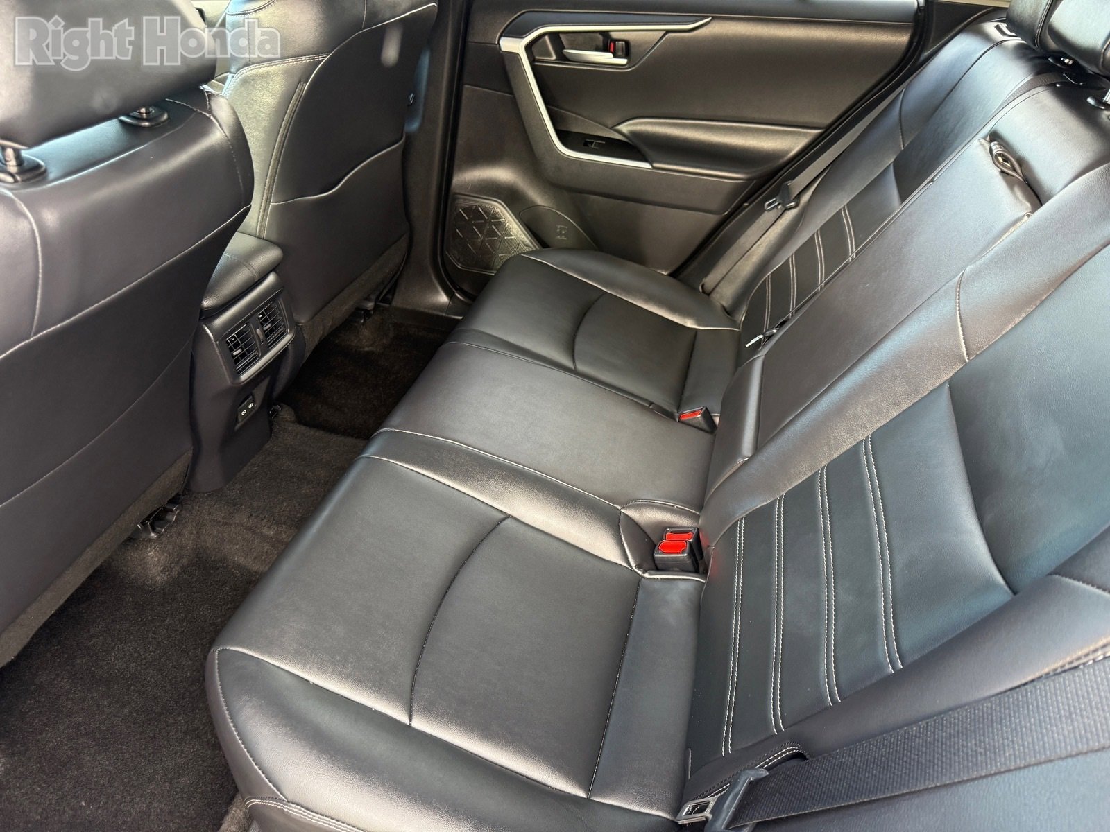 Used 2025 Toyota RAV4 XLE Premium image 26