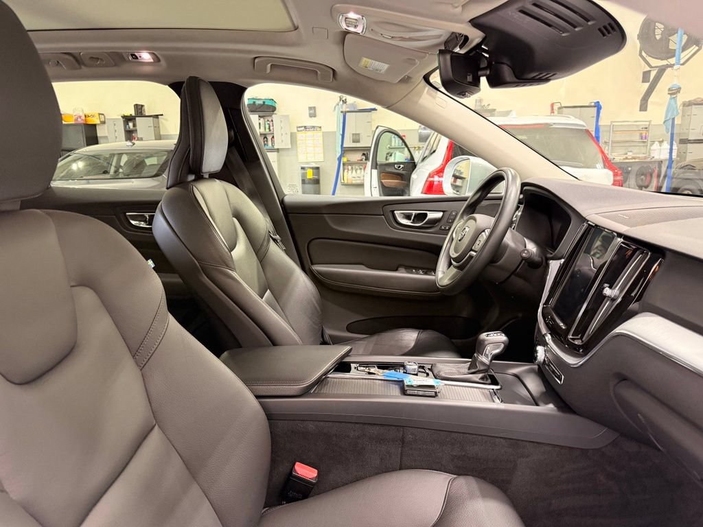 Used 2020 Volvo XC60 T6 Momentum w/ Advanced Package AWD/4WD image 29