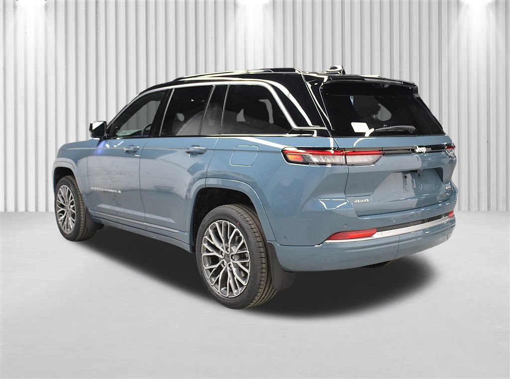 New 2026 Jeep Grand Cherokee Summit w/ MOPAR Finishing Package AWD/4WD image 5