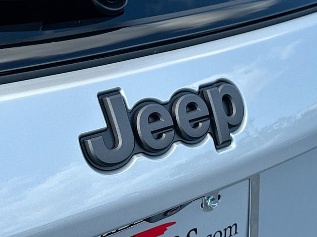 New 2026 Jeep Compass Latitude image 18