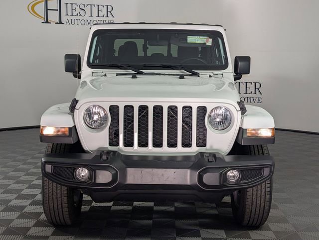 Used 2023 Jeep Gladiator Sport image 3