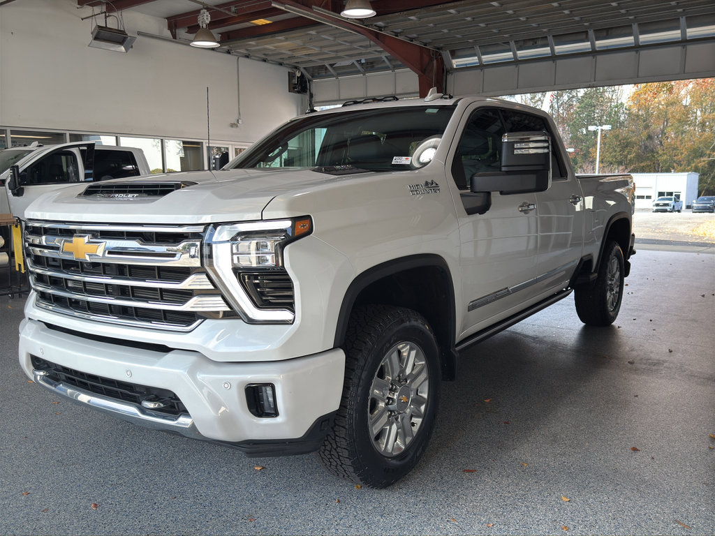 Used 2024 Chevrolet Silverado 2500 High Country w/ Technology Package image 4