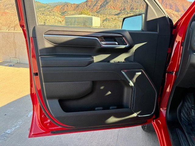 Used 2024 Chevrolet Silverado 1500 LT Trail Boss w/ LT Trail Boss Premium Package image 10