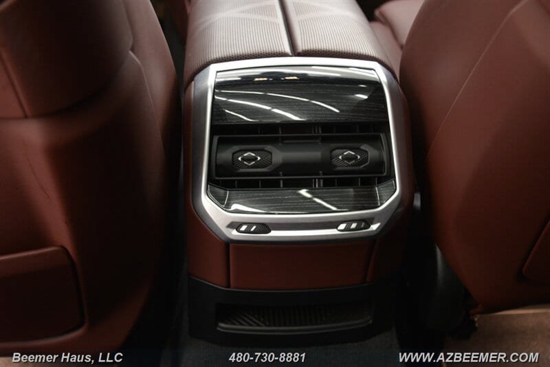 Used 2025 BMW 750e xDrive w/ Premium Package AWD/4WD image 29