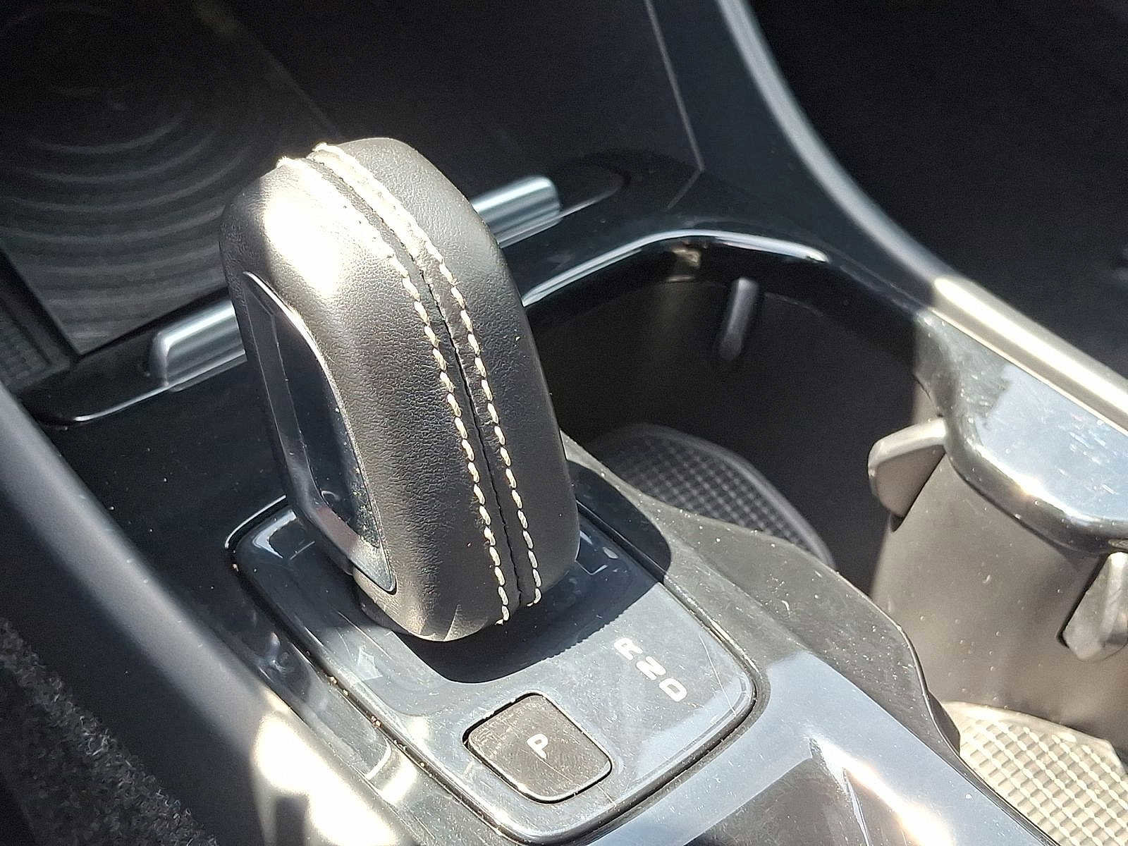 Used 2019 Volvo XC40 T5 R-Design AWD/4WD image 12