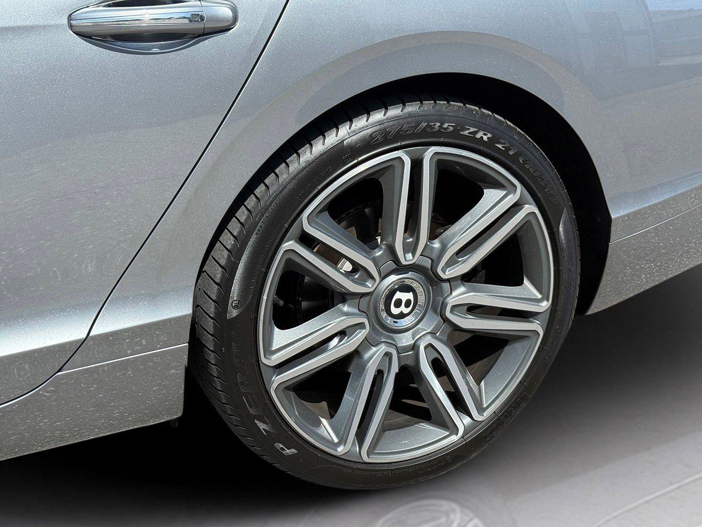 Used 2016 Bentley Flying Spur W12 image 12