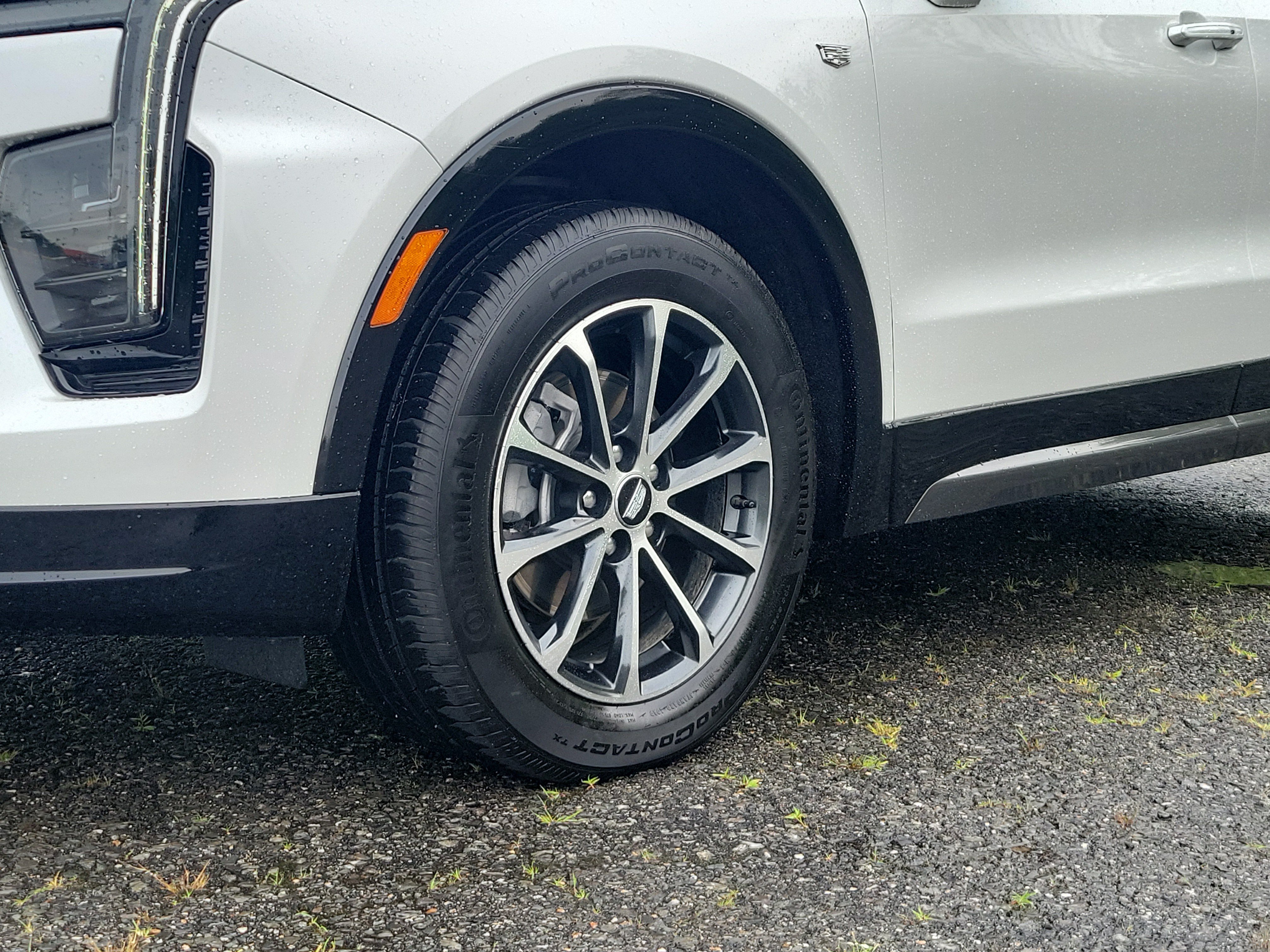 Used 2024 Cadillac XT4 Sport AWD/4WD image 12