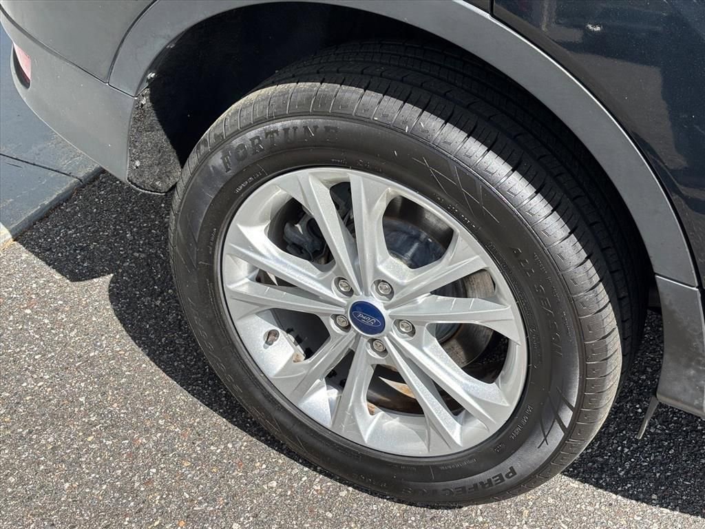 Used 2018 Ford Escape SE image 27