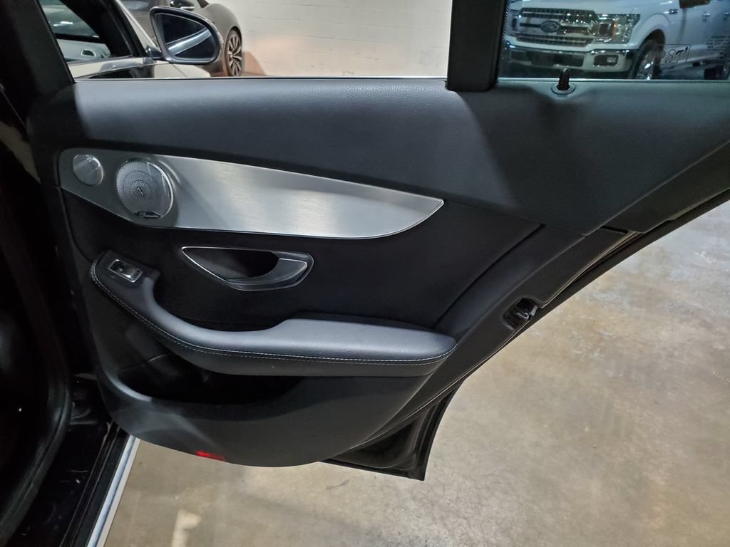 Used 2018 Mercedes-Benz C 300 Sedan image 23