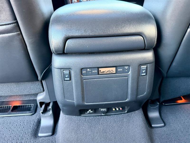 Used 2016 INFINITI QX80 4WD w/ Deluxe Technology Package image 36