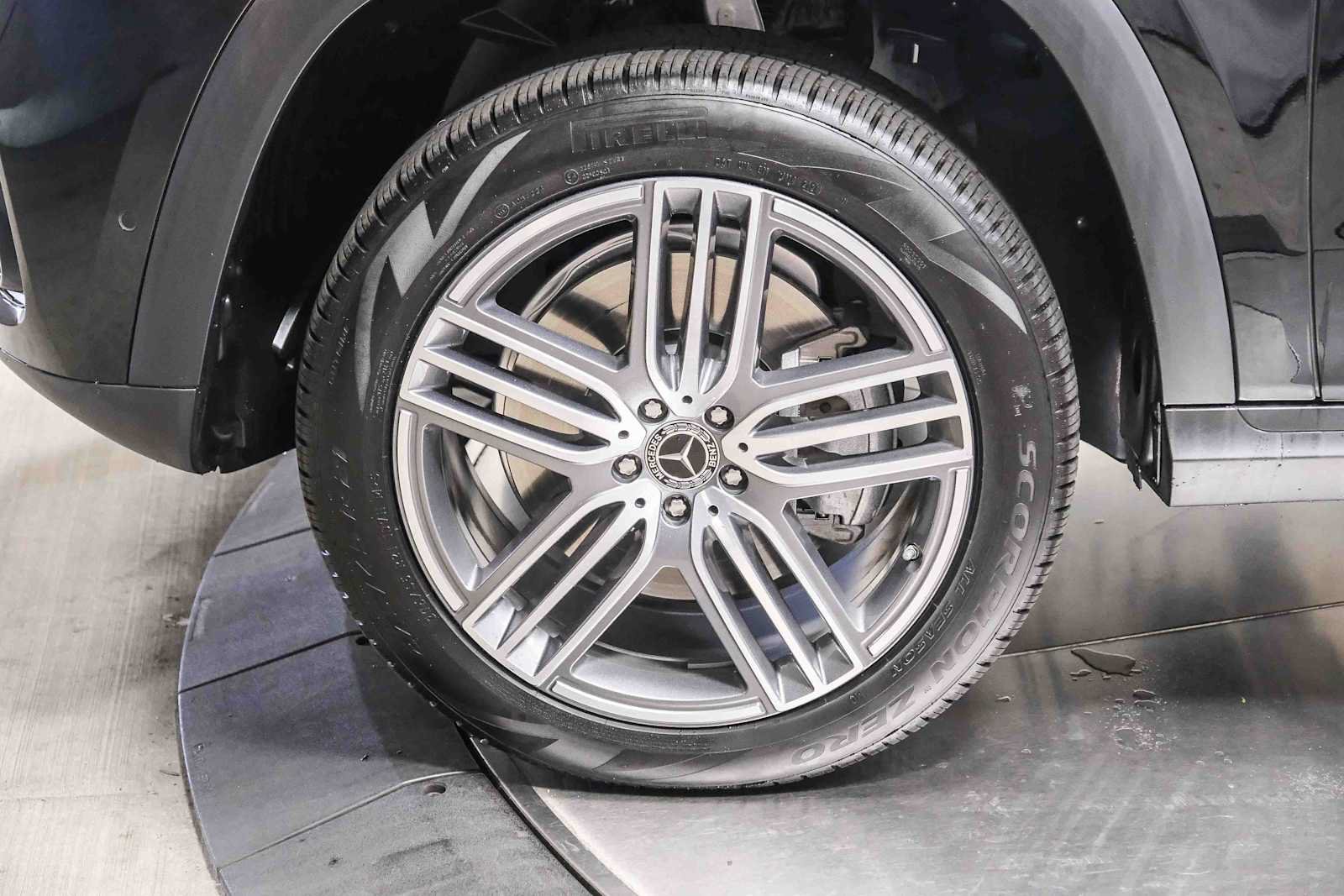 Certified 2024 Mercedes-Benz GLS 450 4MATIC image 10