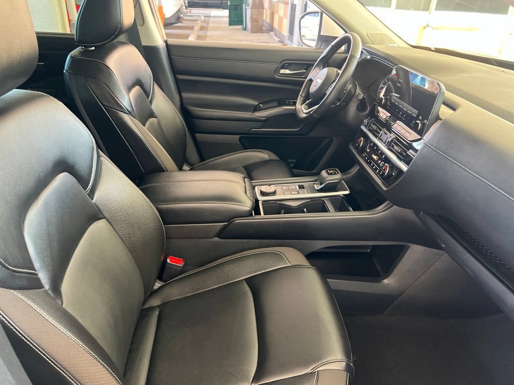 Certified 2023 Nissan Pathfinder SL w/ SL Premium Package AWD/4WD image 23